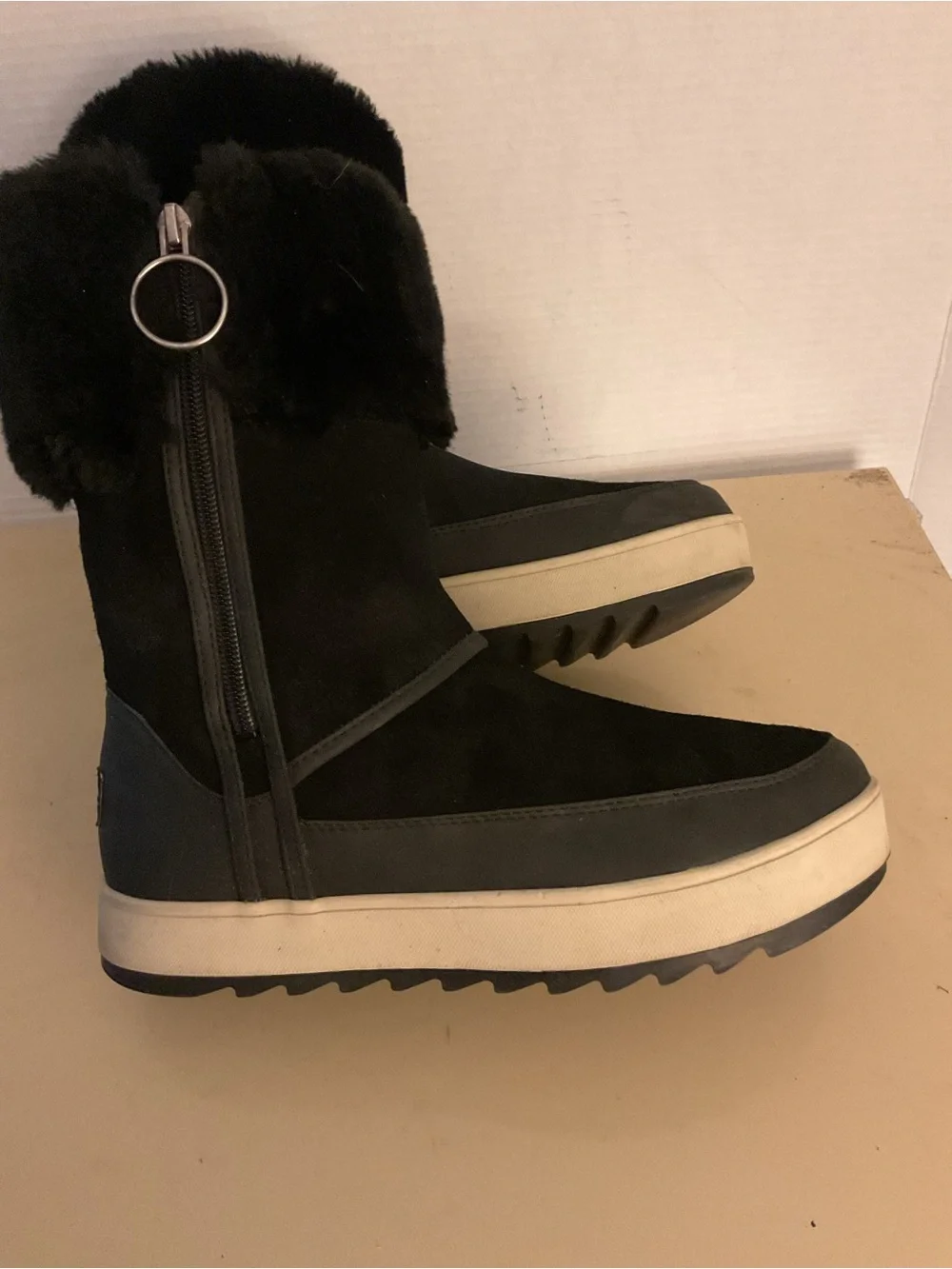 Koolaburra by Uggs women Black Suede leather fur Tynlee waterproof boots US 9